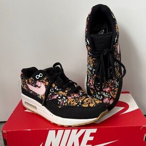 Nike Womens Floral Air Max 1 QS